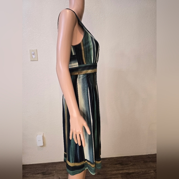 Rabbit Rabbit Rabbit Designs Green Striped Dress Size 6 V-Neck Stretch - Picture 3 of 8
